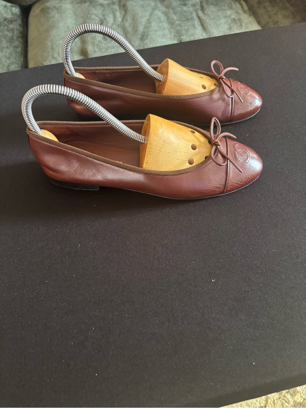 Chanel Brown Size 38/7 Slip On Ballerina Flats With CC Logo and Small Bow Detail - Picture 3 of 14
